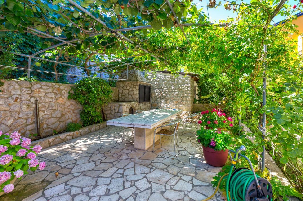 Apartmani Gordana Мали-Лошинь Экстерьер фото